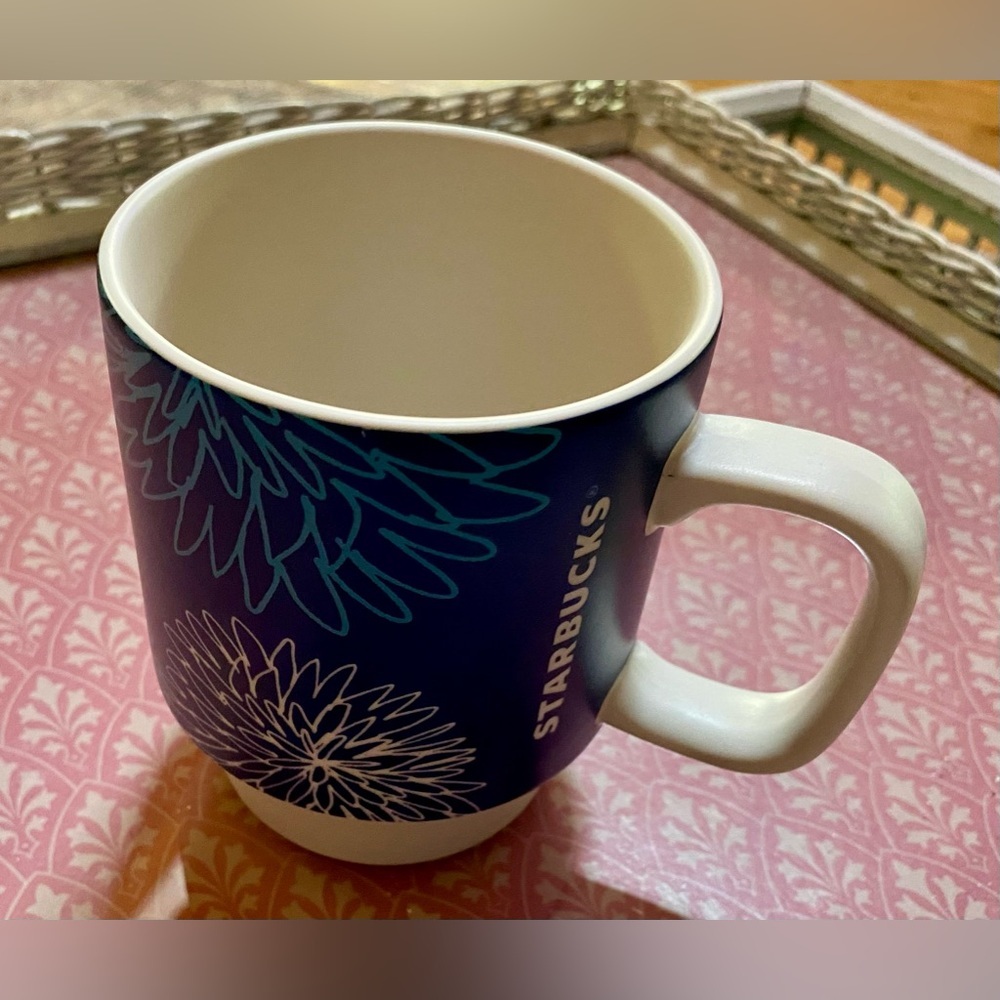 🔥Starbucks 2016 Blue Floral Matte Finish Stackable 12oz Mug🔥